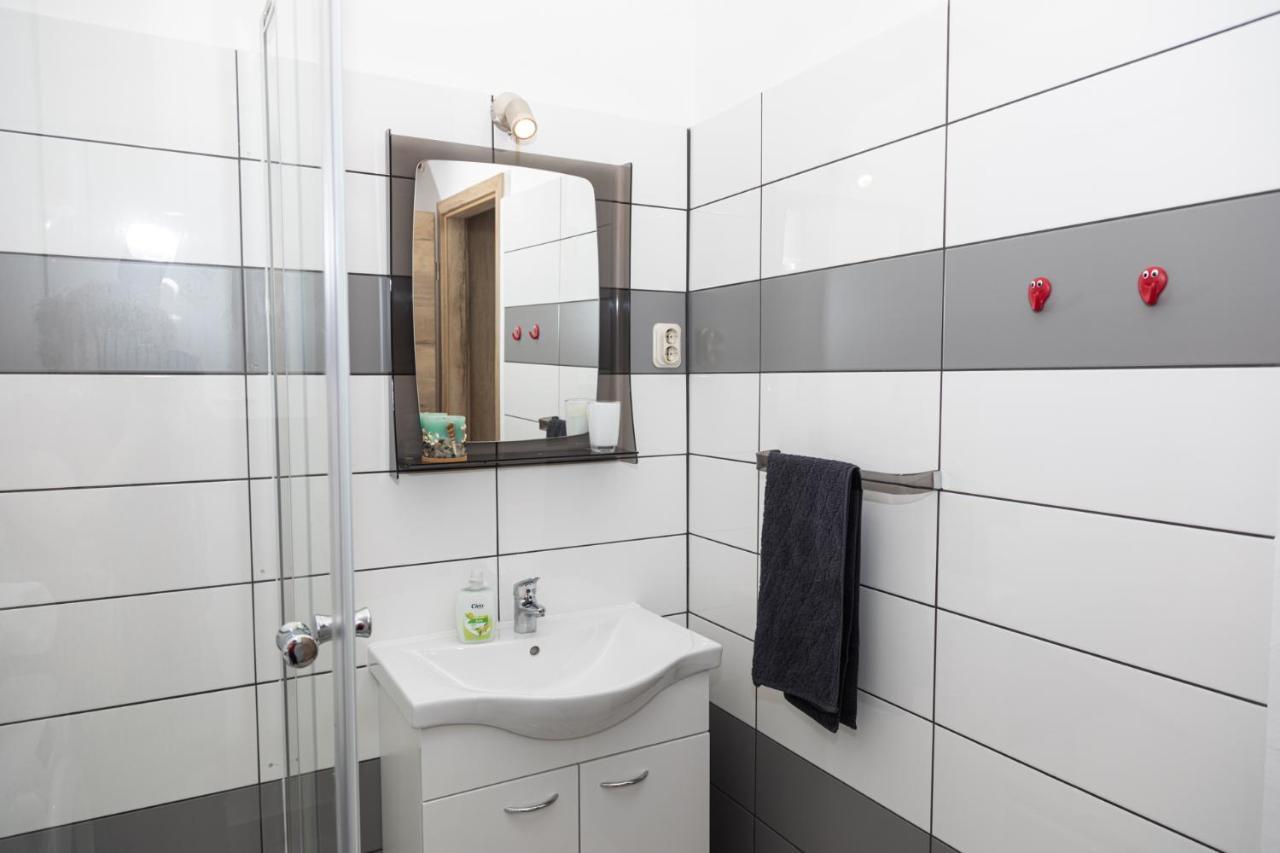 Apartman Tince Delnice Exterior foto