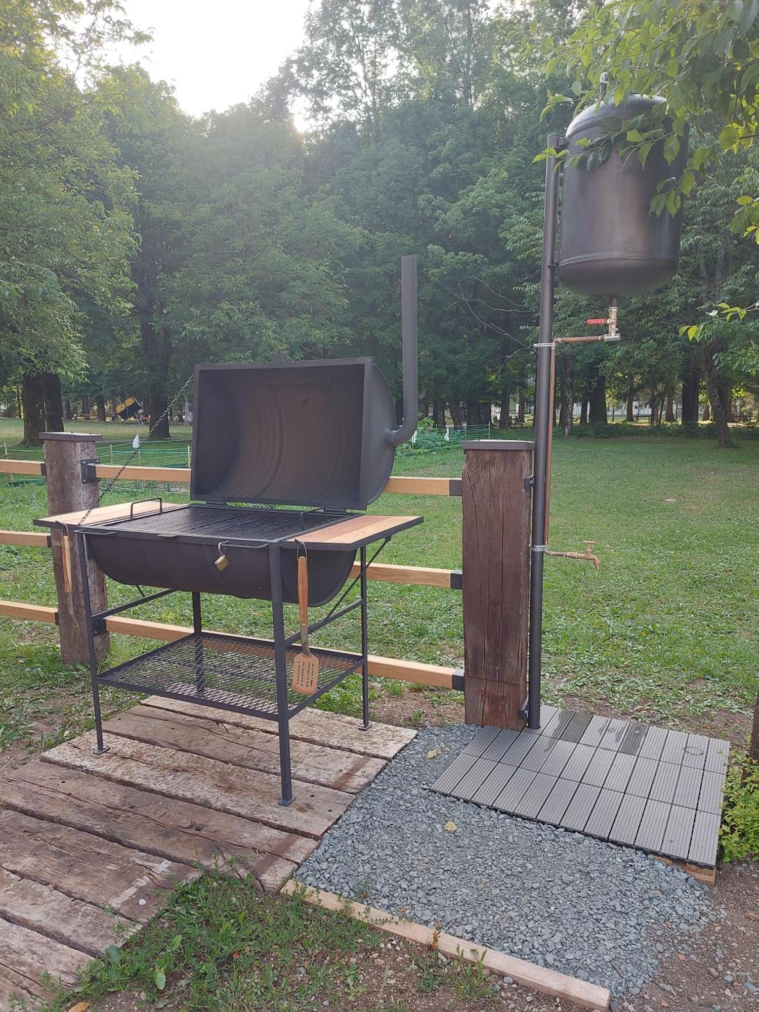 Apartman Tince Delnice Exterior foto